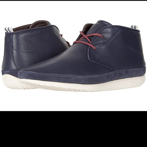 navy blue uggs with white bottom